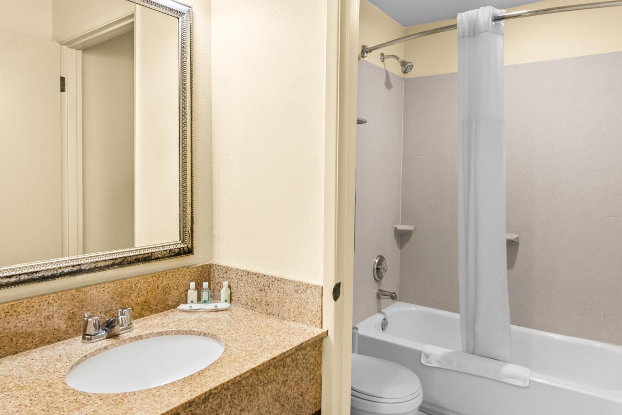 Quality Inn & Suites Vancouver - Hazel Dell Kültér fotó