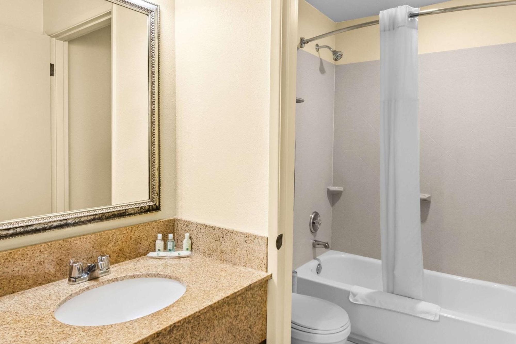 Quality Inn & Suites Vancouver - Hazel Dell Kültér fotó