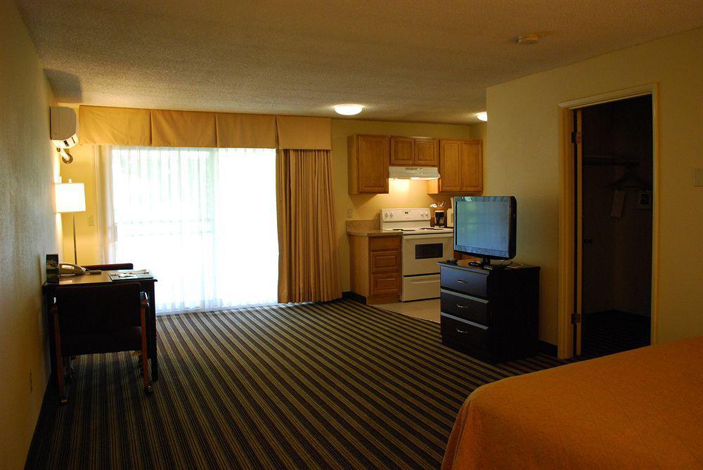 Quality Inn & Suites Vancouver - Hazel Dell Kültér fotó